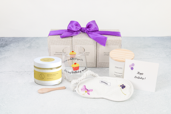 Best Mom in The World - Mothers Day Gift Basket - Handmade Natural Lavender Spa Gifts Set for Your Mom