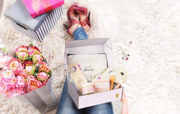 Pregnancy and New mom Subscription boxes by Lizush